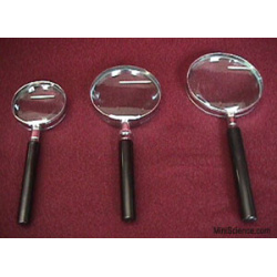 magnifying-glass-hand-held-magnifier