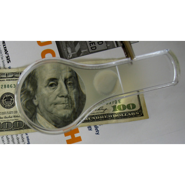 plastic-magnifier-with-2x-4x